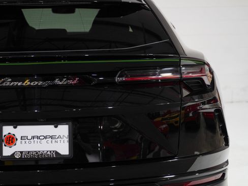 Used 2022 Lamborghini Urus AWD/4WD image 36