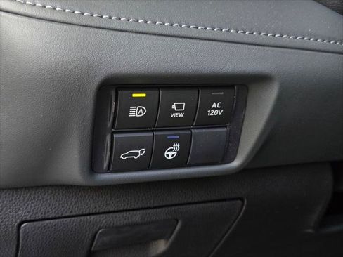 Certified 2026 Toyota Highlander Limited AWD/4WD image 19
