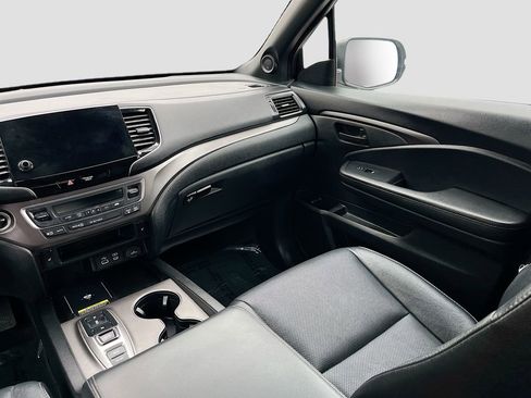 Used 2025 Honda Passport EX-L image 24