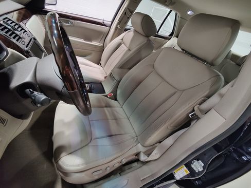 Used 2007 Cadillac DTS Performance FWD image 32
