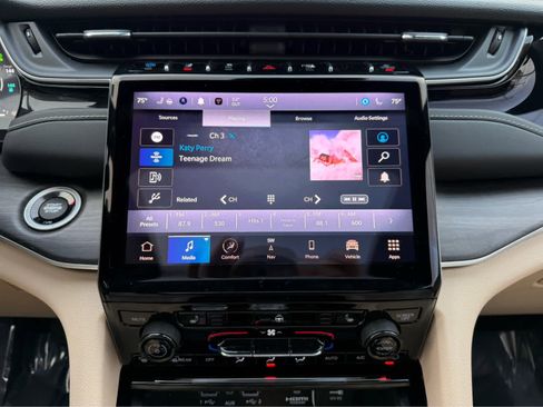 Used 2023 Jeep Grand Cherokee 4WD 4xe image 17