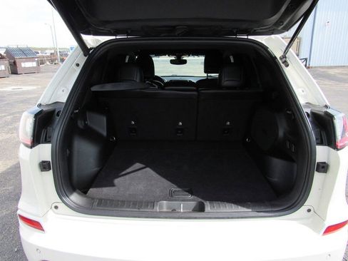 Used 2019 Jeep Cherokee High Altitude AWD/4WD image 18