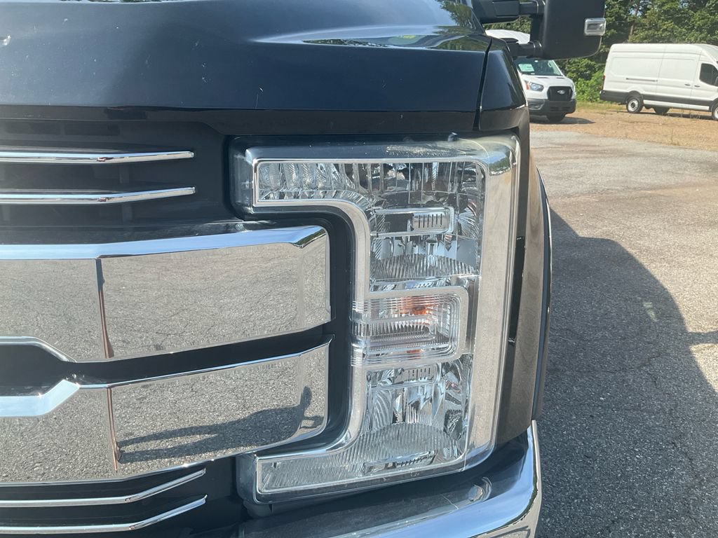 Used 2019 Ford F350 Lariat RWD image 9