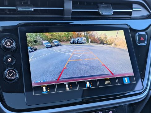 Used 2022 Chevrolet Bolt EUV Premier w/ Sun & Sound Package image 27