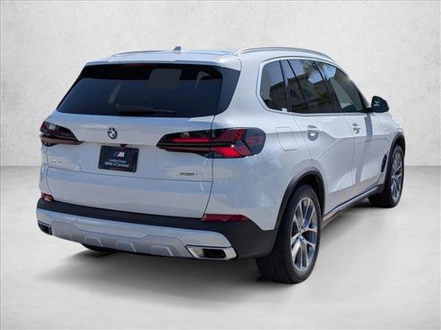 New 2026 BMW X5 sDrive40i image 2