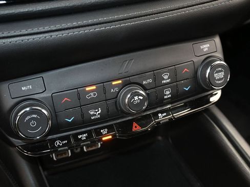 Used 2022 Dodge Durango SXT w/ Blacktop Package image 21