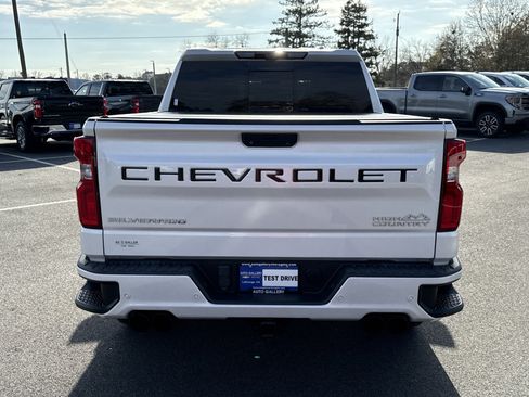 Used 2021 Chevrolet Silverado 1500 High Country w/ Technology Package image 7