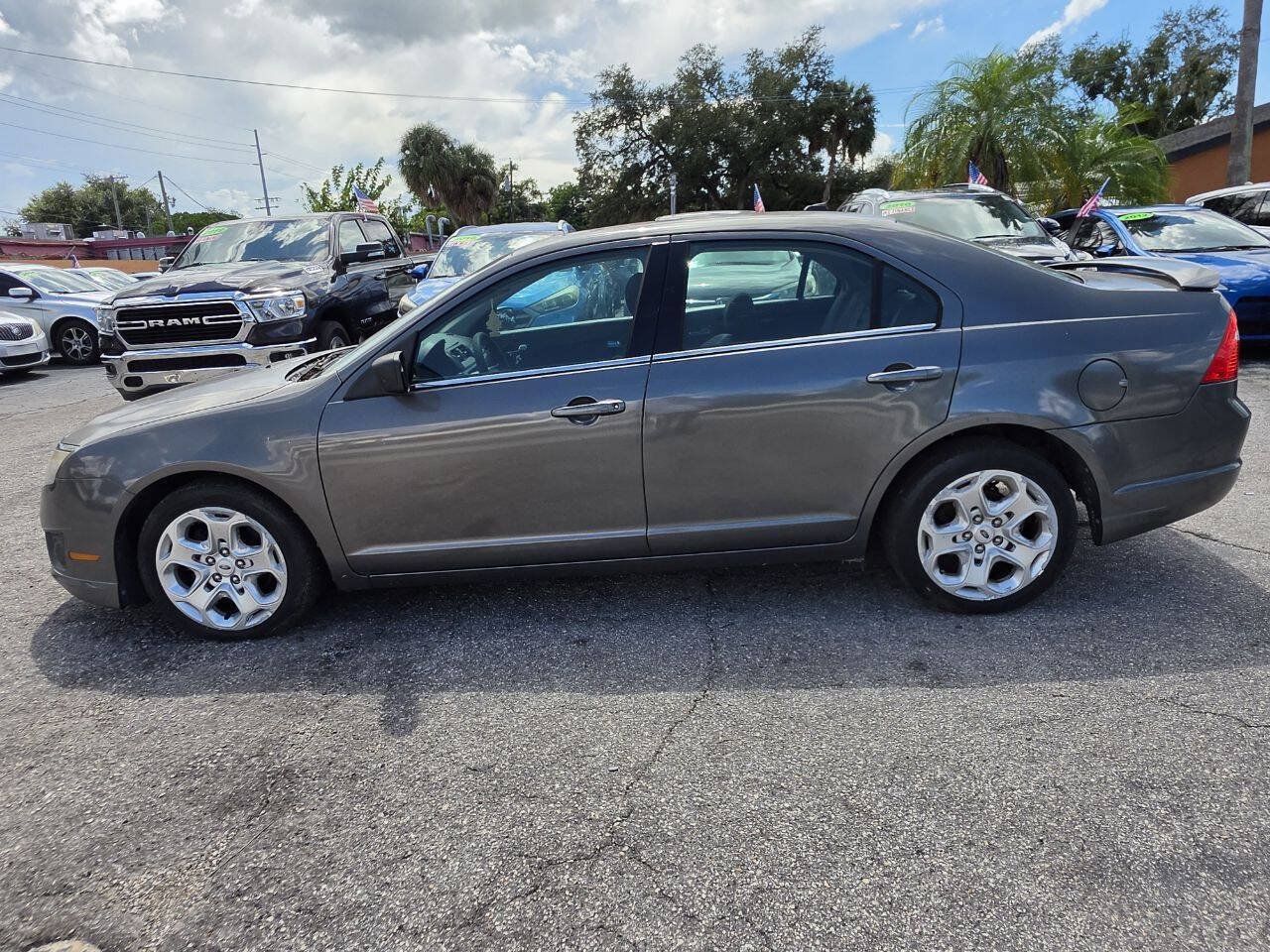 Used 2011 Ford Fusion SE w/ 202A Rapid Spec Order Code FWD image 4