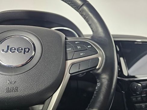 Used 2021 Jeep Grand Cherokee Laredo X image 36