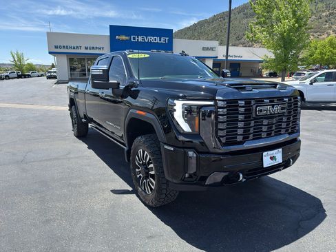 Used 2024 GMC Sierra 3500 Denali Ultimate AWD/4WD image 1
