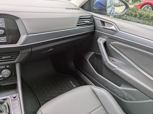 Certified 2023 Volkswagen Jetta SE image 16