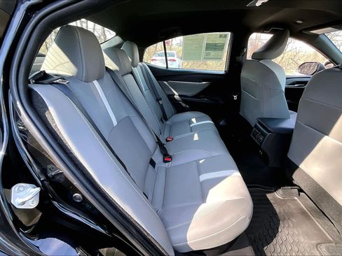 Used 2026 Toyota Camry SE w/ Convenience Package image 18