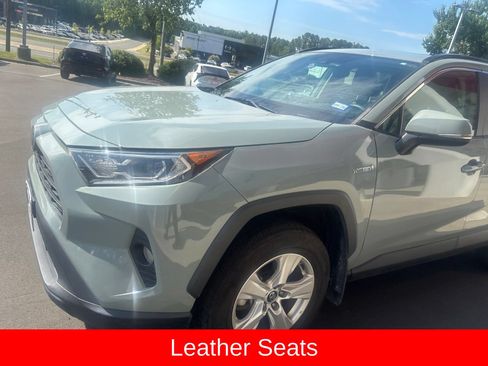 Used 2020 Toyota RAV4 XLE w/ Convenience Package AWD/4WD image 6