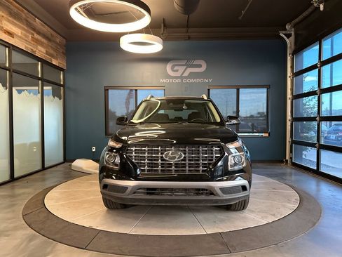 Used 2021 Hyundai Venue SEL w/ Cargo Package FWD image 8
