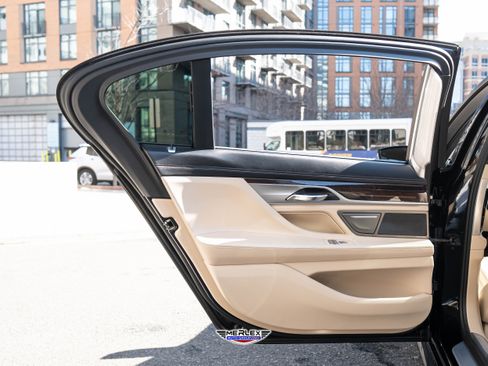 Used 2017 BMW 750i M SPORT LINE image 48