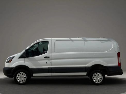 Used 2017 Ford Transit 250 130 Low Roof RWD image 4