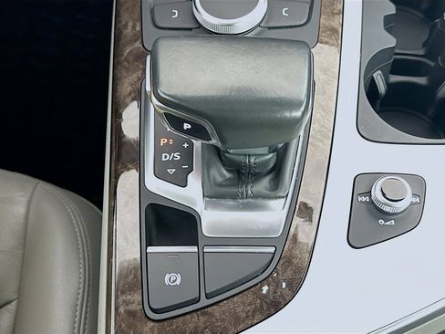 Used 2017 Audi Q7 2.0T Premium AWD/4WD image 23