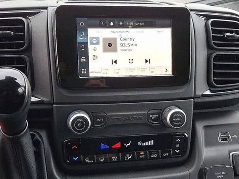 Used 2024 RAM ProMaster 2500 w/ Safety Group image 9