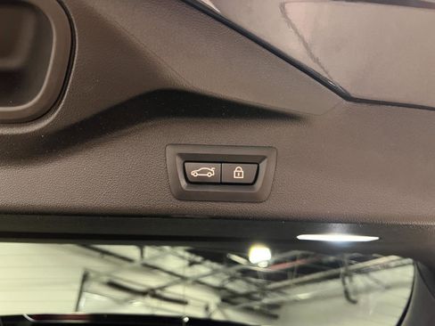 Used 2022 BMW X5 xDrive40i w/ M Sport Package image 37