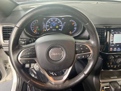 Used 2020 Jeep Grand Cherokee Limited image 11