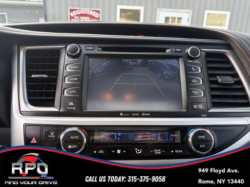 Used 2019 Toyota Highlander Limited Platinum AWD/4WD image 17