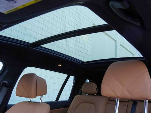 Used 2025 BMW X7 xDrive40i w/ M Sport Package image 14