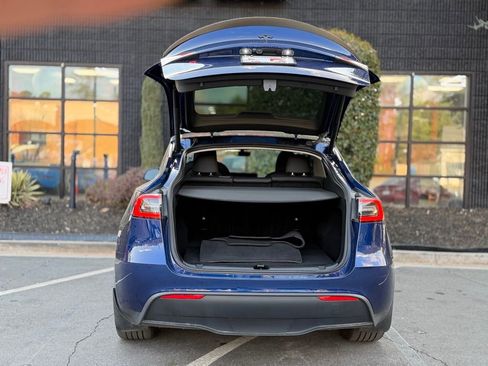 Used 2023 Tesla Model Y Long Range image 17