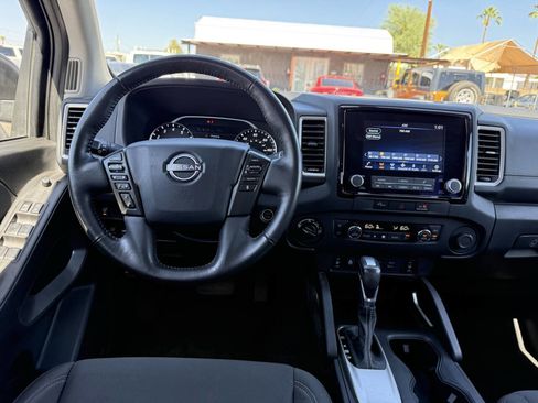 Used 2024 Nissan Frontier SV w/ SV Convenience Package image 24