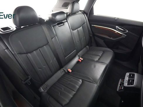 Used 2023 Audi e-tron Chronos AWD/4WD image 5