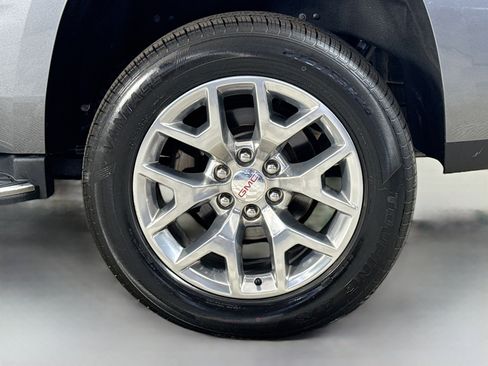 Used 2018 GMC Yukon SLT image 37