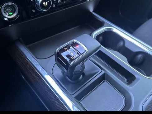 Certified 2024 GMC Sierra 1500 Elevation image 33