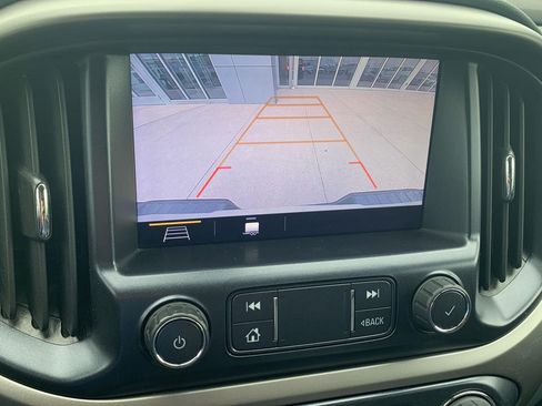 Used 2019 Chevrolet Colorado Z71 AWD/4WD image 16