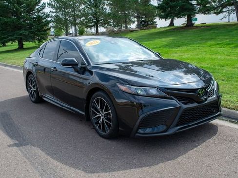 Used 2022 Toyota Camry SE image 8