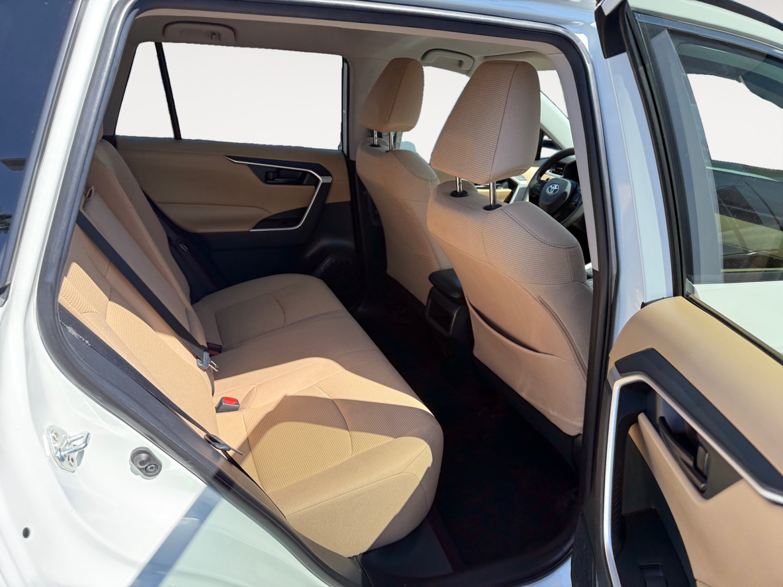 Used 2021 Toyota RAV4 LE FWD image 18