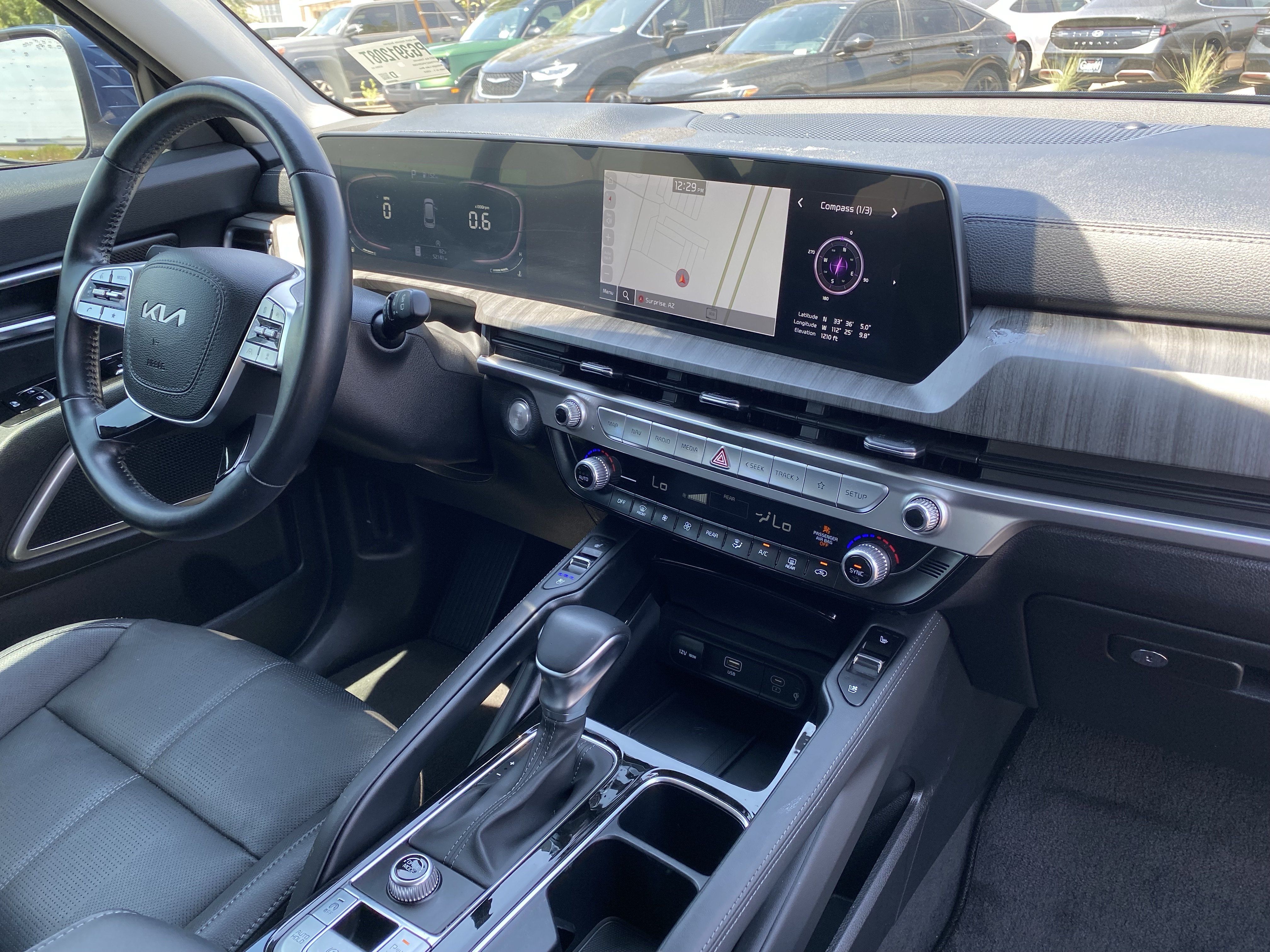 Used 2023 Kia Telluride EX w/ EX Captain's Chair Package FWD image 12