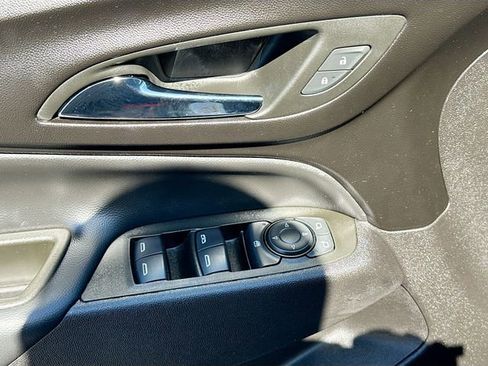 Used 2024 Chevrolet Equinox LT image 19