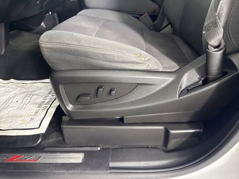 Used 2018 Chevrolet Silverado 1500 LT w/ LT Convenience Package image 16