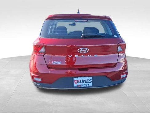 Used 2025 Hyundai Venue SEL image 8