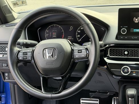 Used 2023 Honda Civic Sport image 15