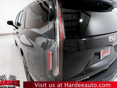 Used 2023 Cadillac Escalade ESV Sport w/ Touring Package AWD/4WD image 9