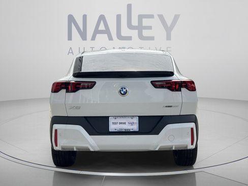 Used 2026 BMW X2 xDrive28i w/ Technology Package AWD/4WD image 3