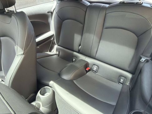 Used 2019 MINI Cooper S w/ Signature Upholstery Package FWD image 13