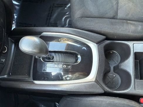 Used 2015 Nissan Rogue S image 37