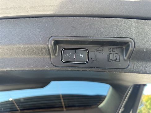 Used 2025 Ford Explorer ST-Line w/ Premium Package image 32