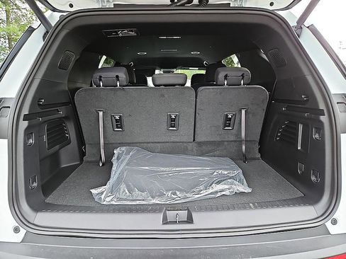 New 2026 Chevrolet Traverse LT AWD/4WD image 12