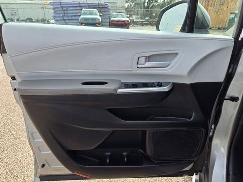 Used 2025 Toyota Sienna LE image 13