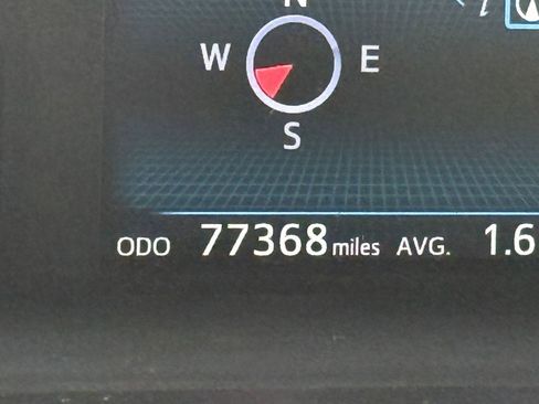 Used 2017 Toyota Prius V Three image 20