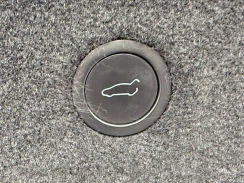 Used 2023 Tesla Model S Plaid image 28