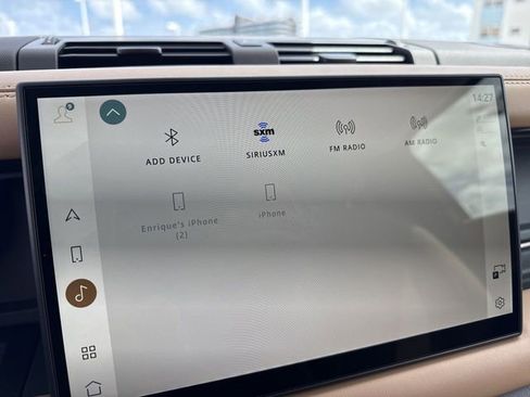 Used 2025 Land Rover Defender 90 S image 16