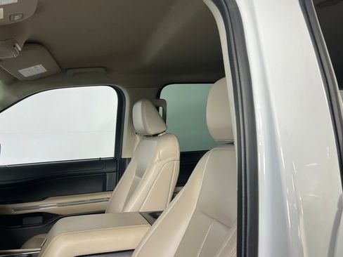 Used 2024 Ford Expedition Max XLT image 23